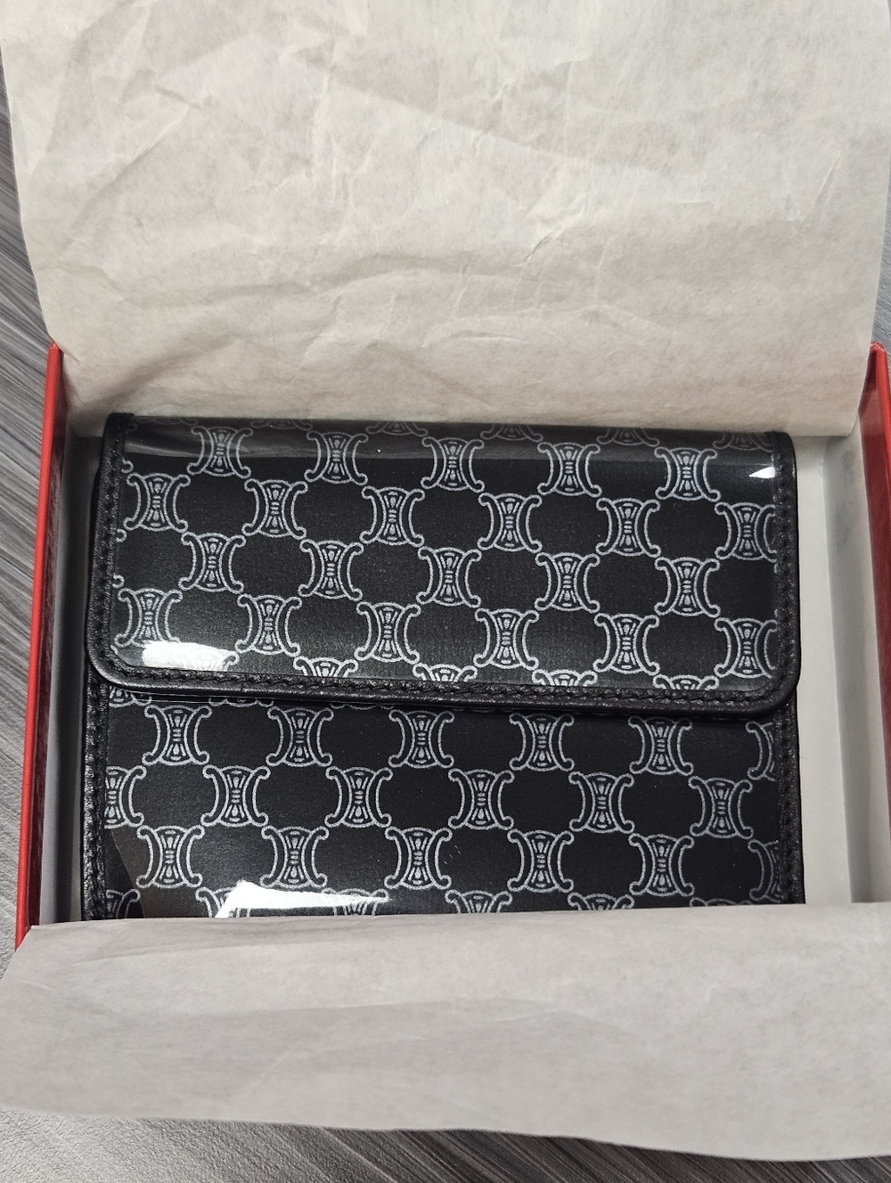 CELINE Portafogli Macadam Blasone Patent Leather Wallet Trifold + Box & Dustbag - Picture 15 of 16